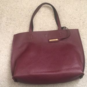 Black/red Street Level reversible tote